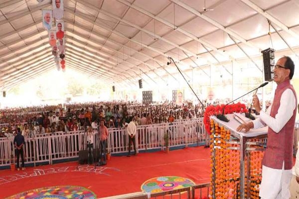 I have to make my life meaningful by bringing happiness in the lives of citizens: CM Chouhan