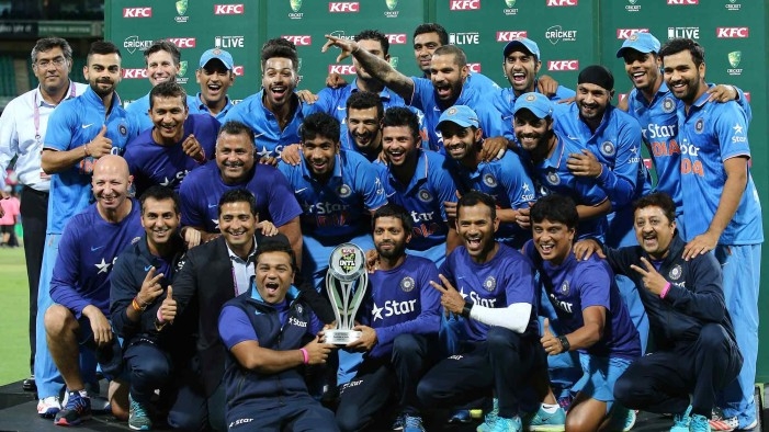  Indian cricket team to watch  Sachin...  together 