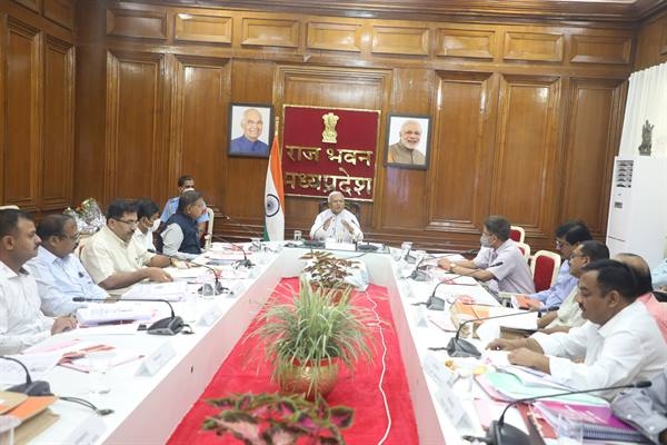 Universities Should Cooperate In the Placement Efforts of Students : Governor Patel
