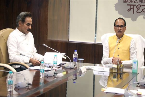 Resolve complaints of CM Helpline satisfactorily : CM Chouhan