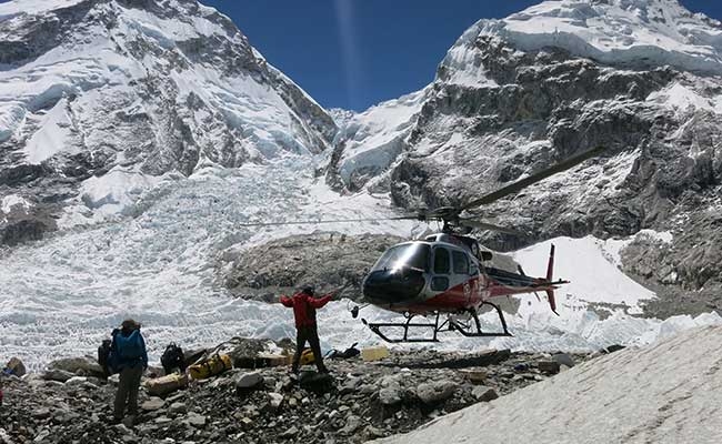  Indian climber s body retrieved from Everest after a year 