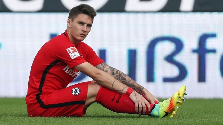 Eintracht Frankfurt suspend Varela for getting tattoo 