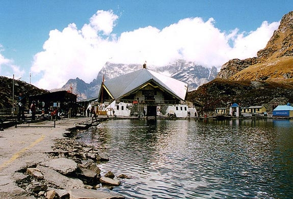  Hemkund Sahib opens to pilgrims after winter break 