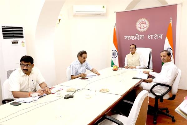 CM Chouhan reviews MP Startup Policy and Portal activities