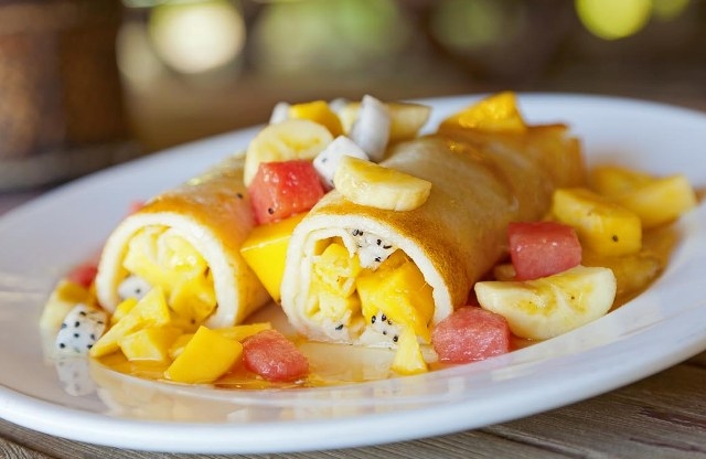 Mango & Fruit Filled Creme Crepe 