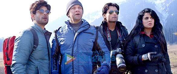   Sargoshiyan : Well-intended look at Kashmir as paradise (Review) 