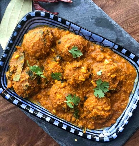 Masala Vada Curry - Chana Dal Vada Curry 