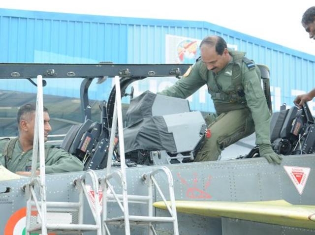  IAF chief commends test pilots, flight engineers 