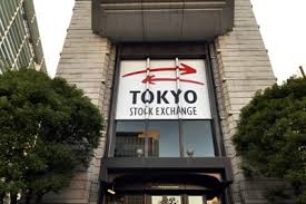  Tokyo stocks open lower 
