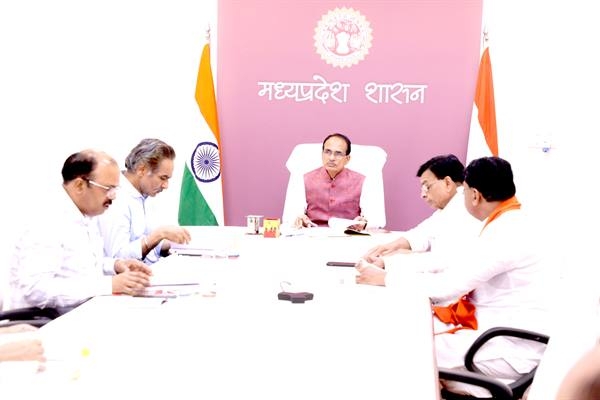 Complete the Works of Irrigation Projects at Fast Pace within Time Limit : CM Chouhan