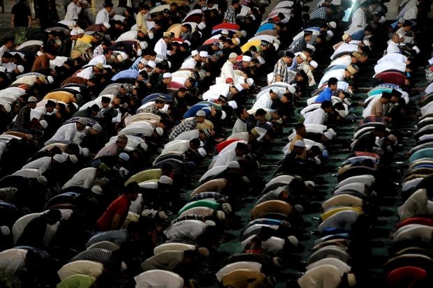  Muslims around the world observe Ramadan 