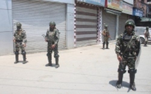  Kashmir Valley peaceful amid curfew, separatist shutdown 