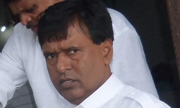  SP MLA with large sum of cash qustioned at Varanasi airport 