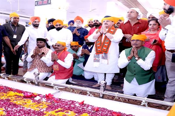 CM Chouhan attends Shatabdi Gurumat Samagam