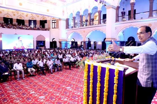 All government offices will have to reduce electricity consumption by 10 percent: Chief Minister Chouhan