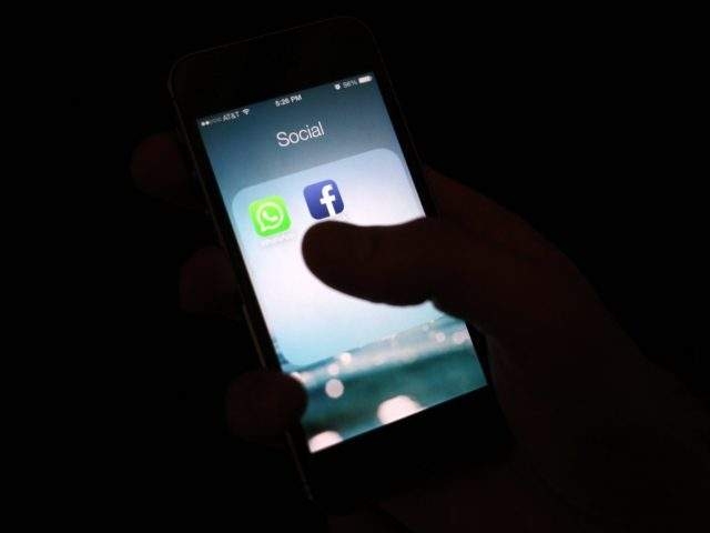  Night phone use makes teenagers depressed 