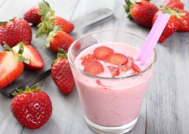Strawberry Oats Breakfast Smoothie