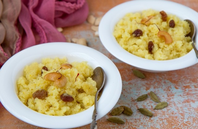 Rava Kesari Bhath - South Indian Sooji Halwa 
