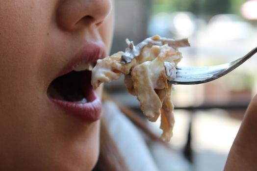  Early life stress may up binge eating in females 
