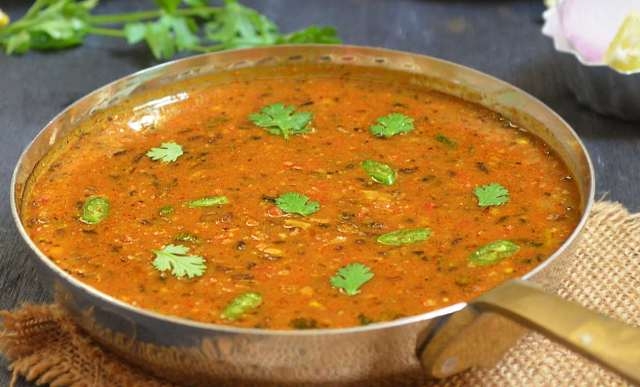 Dal Bukhara (Punjabi Style Black Urad Dal)