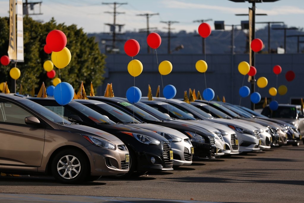  Auto companies post mixed sales figures for May (Lead) 
