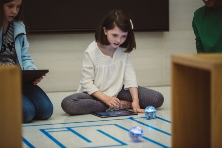  Apple expands Swift Playgrounds to robots, drones 