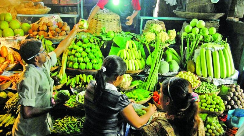  Milk, vegetable shortage hits MP due to farmers agitation 