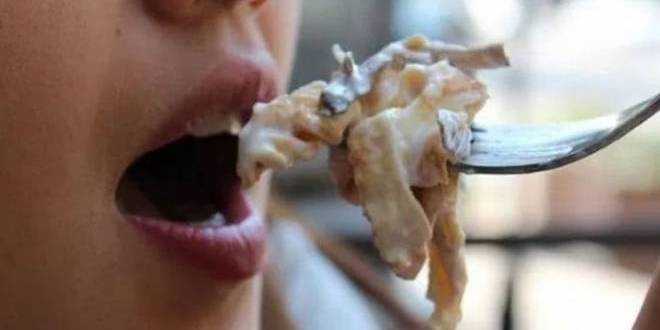  Late night meals can increase weight, cholesterol levels 