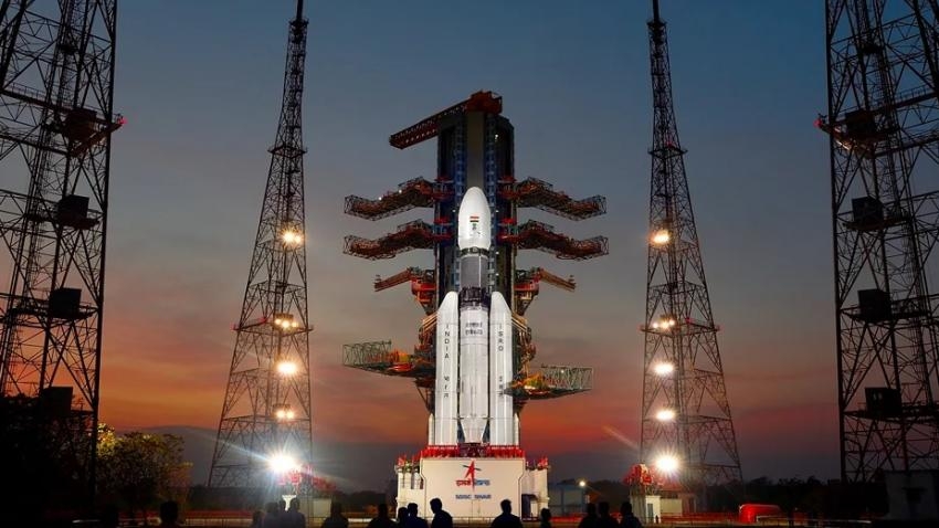  India s heaviest rocket with GSAT-19 all set for maiden flight 