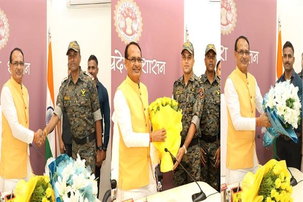 Work of jawans working in Naxal area is challenging: CM 