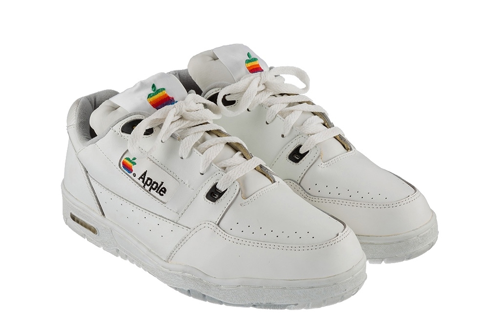 Forget iPhone, buy Apple-branded sneakers for $15,000 this Sunday 