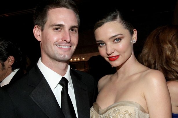  Miranda Kerr returns to runway after marriage 