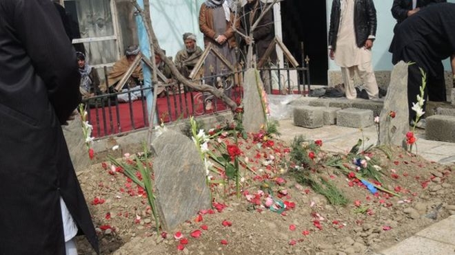  Three killed in Afghan mosque shooting 