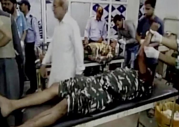  Five CRPF troopers injured in Kashmir grenade attack 