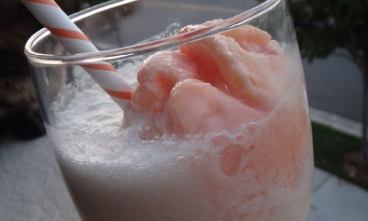 Peppermint Punch with Ice