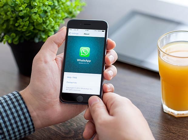  Blackberry, VoxSmart to enable banks monitor WhatsApp chats 