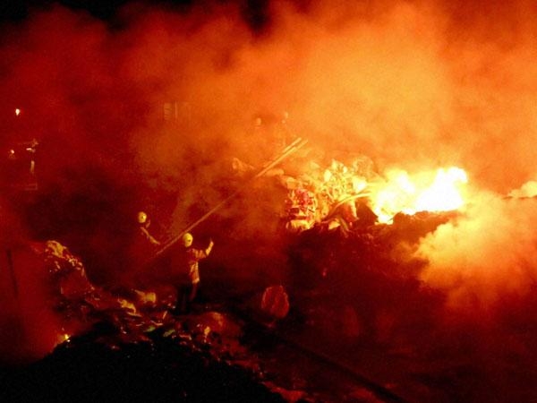  Two workers killed in Pune Ordnance factory blast (Lead) 