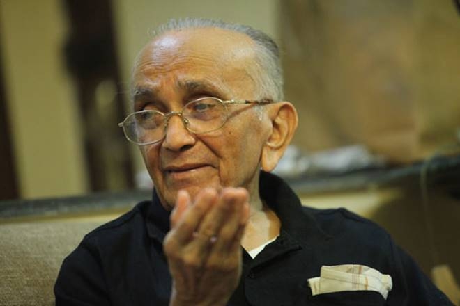  Pioneer of PIL, CJI Bhagwati dead (Lead) 