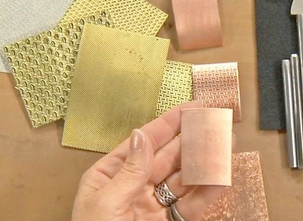  Tips to get textured jewellery right 