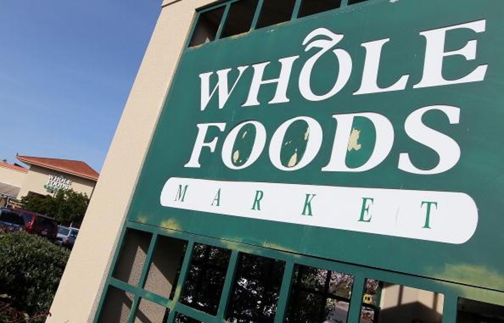  Amazon to buy Whole Foods for $13.7 billion 