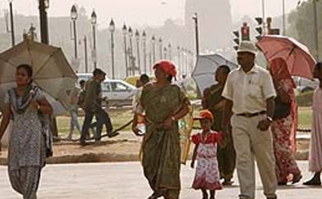  Mercury rises in Delhi on Sunday, rain likely on Monday (Lead) 