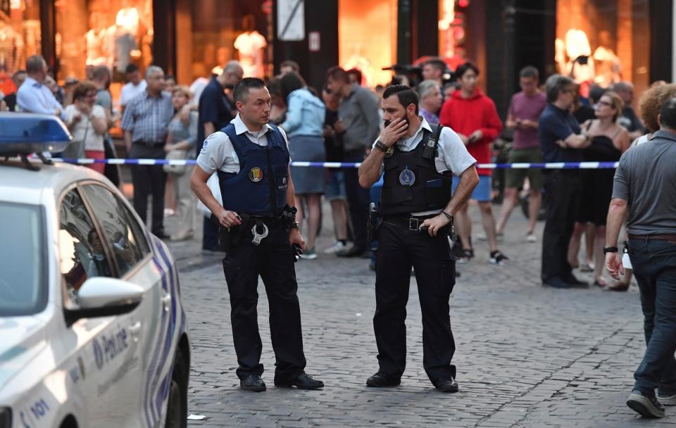  Brussels central station evacuated after small explosion, suspect dies 