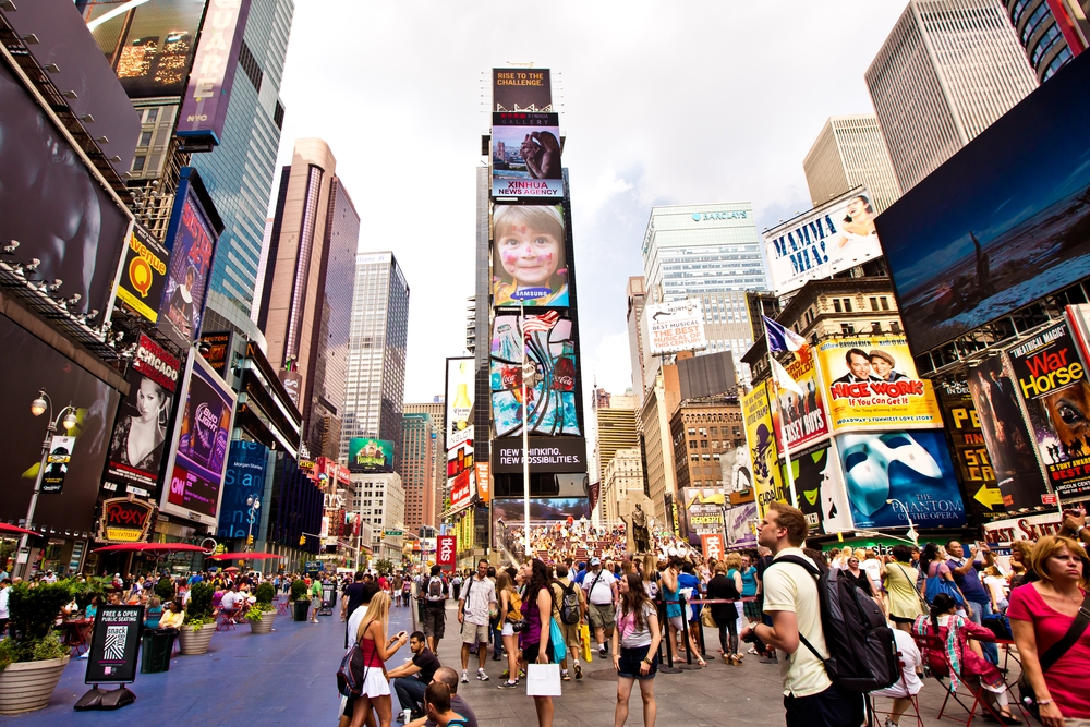  Month after insane attack, yogis bring outpouring of peace to Times Square 