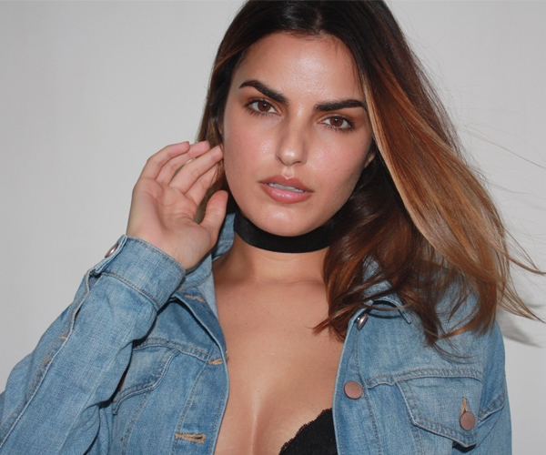  People accepting plus size frame with open arms: International model 