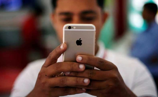  Apple acquires German eye-tracking company 