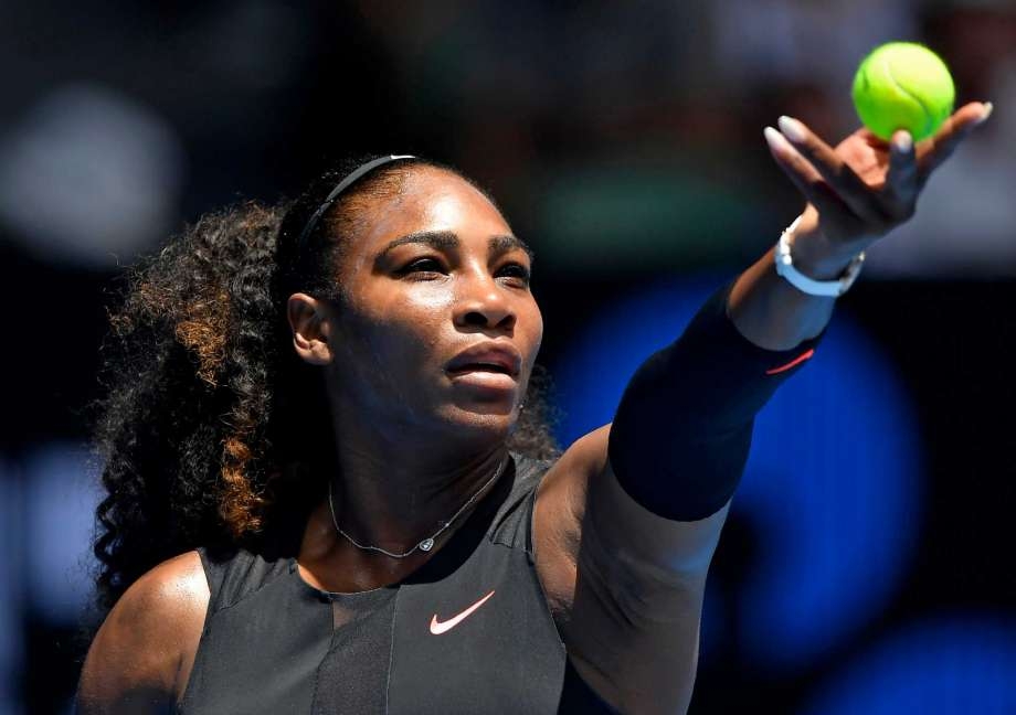 Serena William smashes to heed, with the perfect Ace while she posed to show off her baby bump!