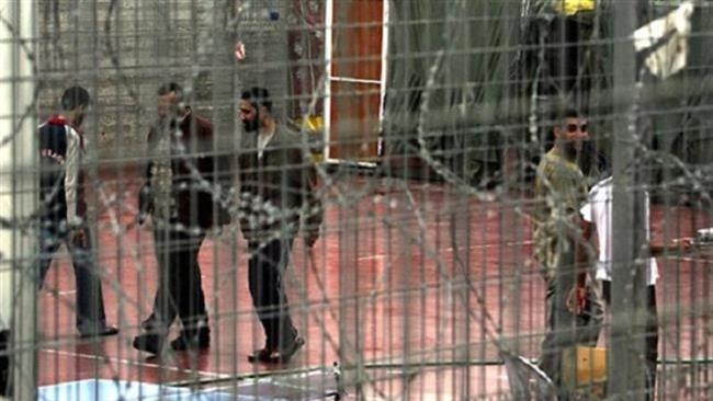  Israel suspends family visits to Hamas prisoners 