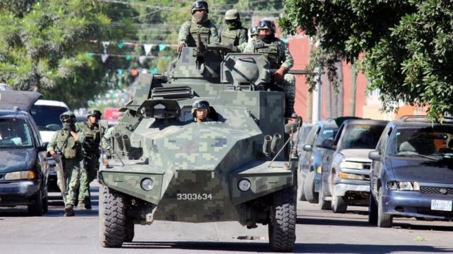  Mexico Police kill 19 gunmen 