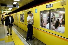  Tokyo begins voting in local polls 