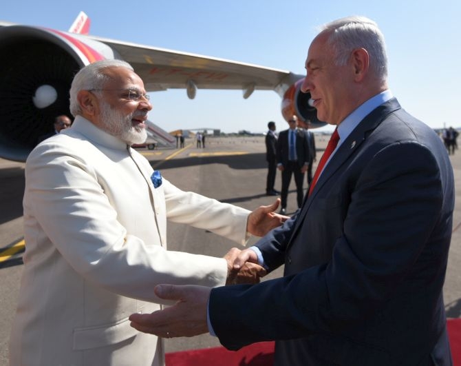  Modi visits Israeli flower farm, chrysanthemum named after him 